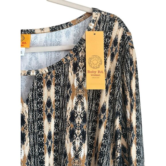 NWT Ruby Rd Womens 4X Abstract Scoop Neck Keyhole Top Black 3/4 Sleeve 25.5x28 - Picture 4 of 8